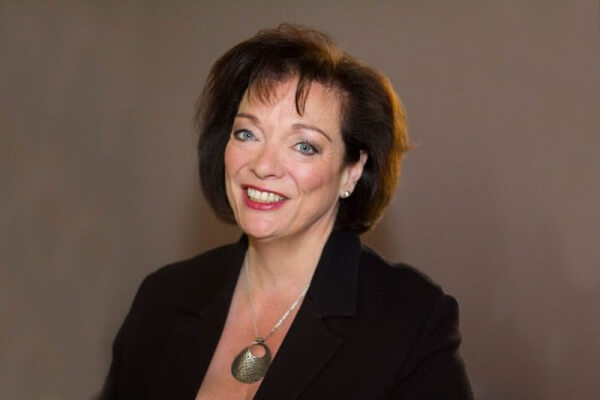 Lyn Carol Brown Biography: Age, Net Worth, Married, Career, Salary, Dating, Height & Weight