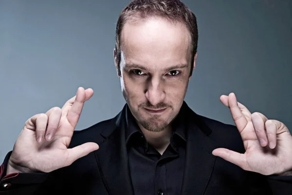 Derren Brown Magic: Unraveling the Mind-Bending World of a Master Mentalist