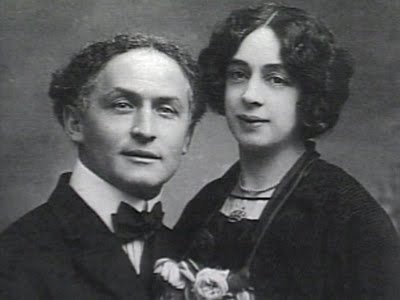 Bess Houdini: The Unsung Hero Behind Harry Houdini’s Magic