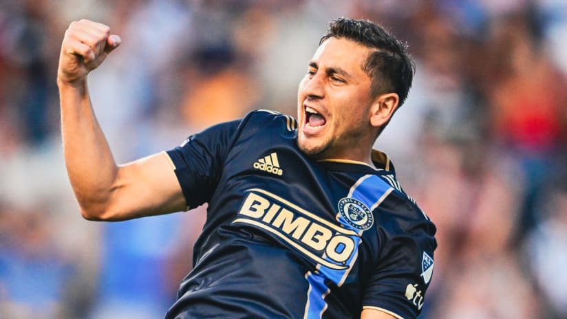 Alejandro Bedoya - Professional Portrait