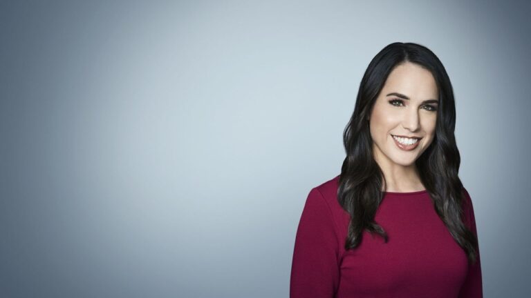 Hadas Gold - Professional Portrait