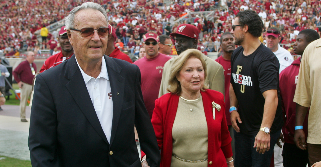 Bobby Bowden & His Wife Built a Family of More Than 40 Members - FanBuzz