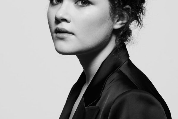 Julia Savage - Professional Portrait