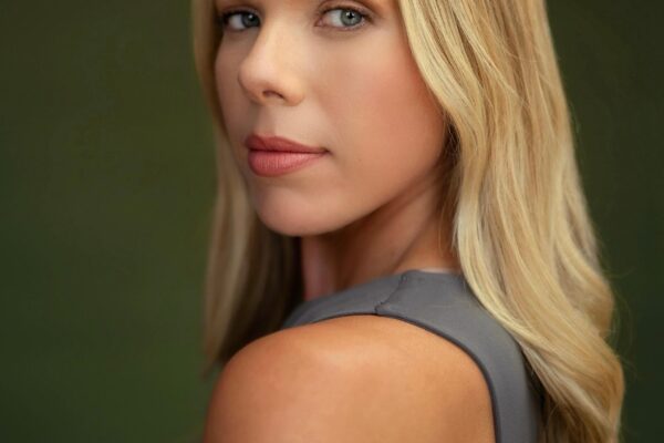Samantha Brown - Professional Portrait