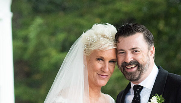 Anne Burrell marries Stuart Claxton in Upstate New York